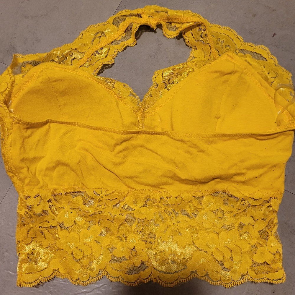Lace halter cami - Picture 2 of 4